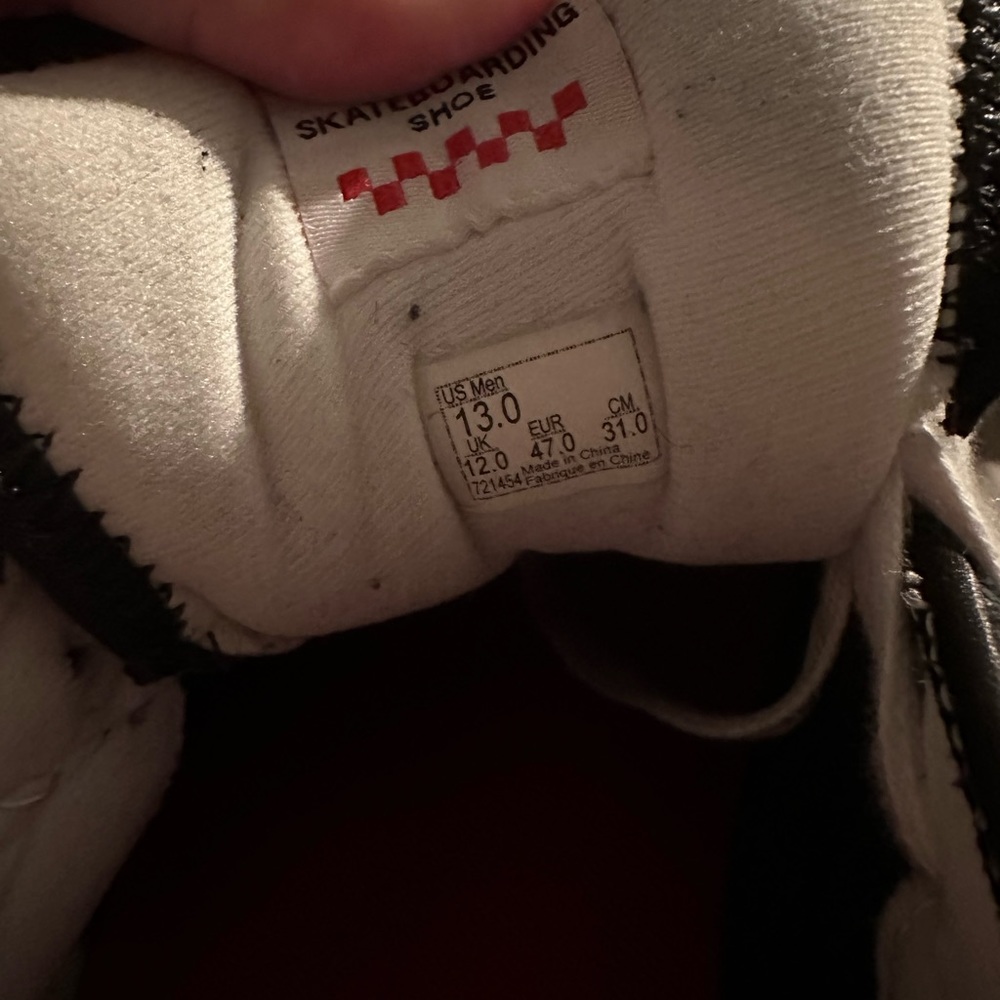 Vans - Picture 6 of 6